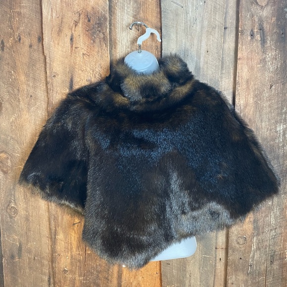 Moda International Faux Fur Shrug - NWT - size small - Picture 1 of 9